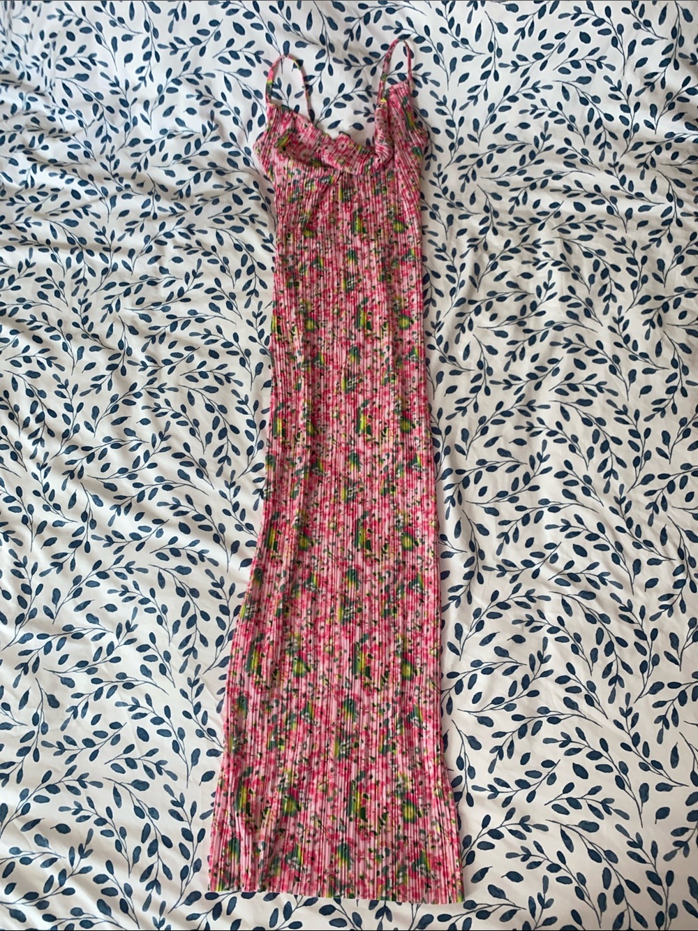 PrettyLittleThing Pink Abstract Floral Printed Plisse Strappy Maxi